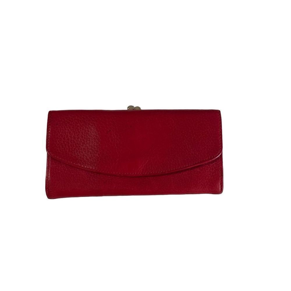 Carre Royal Women's Leather Trifold Kiss Lock Wallet Red